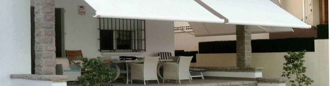 How to choose awnings for a terrace or balcony: practical tips