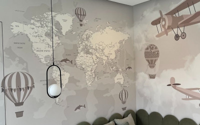 How to combine wallpaper with other decor elements
