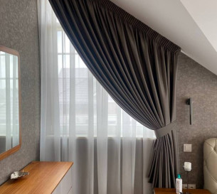 Curtains for a slanted window 20203044
