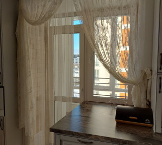 Tulle curtains for triangular windows 20201010