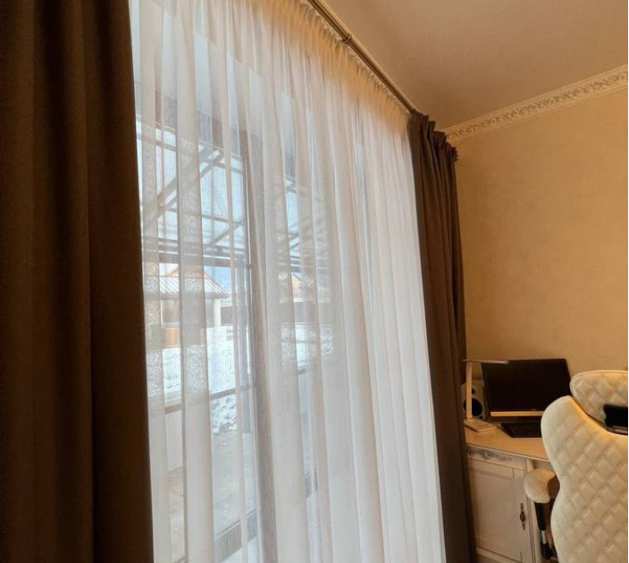 Direct curtains in the office 20202208
