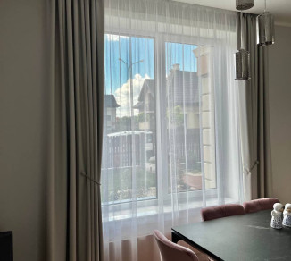 Curtains in a one-room apartment 20202181