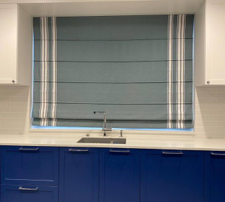 Roman curtain with decorative edging, fabric England 20202325
