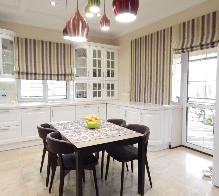 Roman curtains in the kitchen 20202004