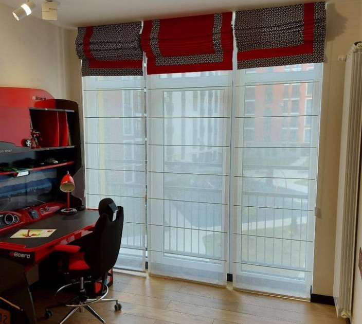 Double Roman blinds in the nursery 20202186