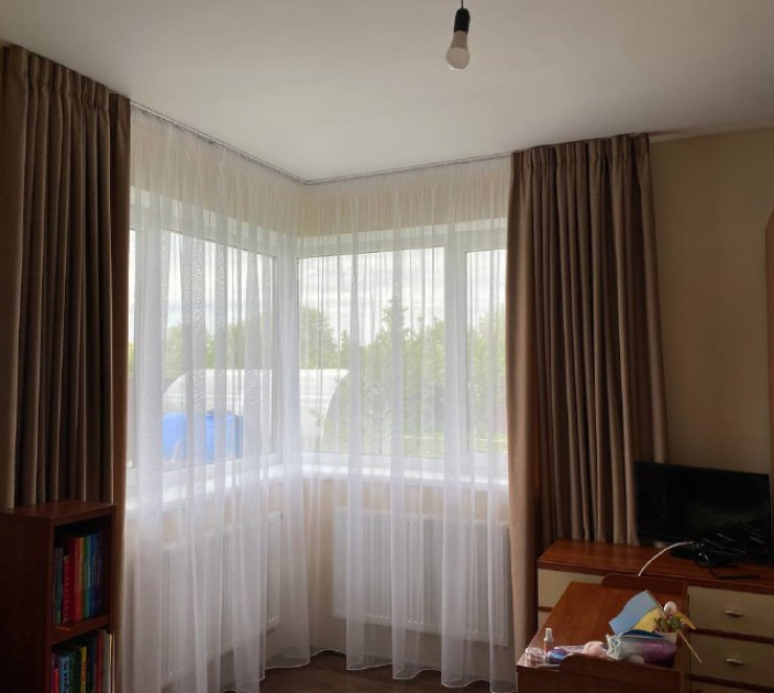 Curtains in the office 20202252