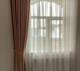 Curtains and tulle on the arch 20202200