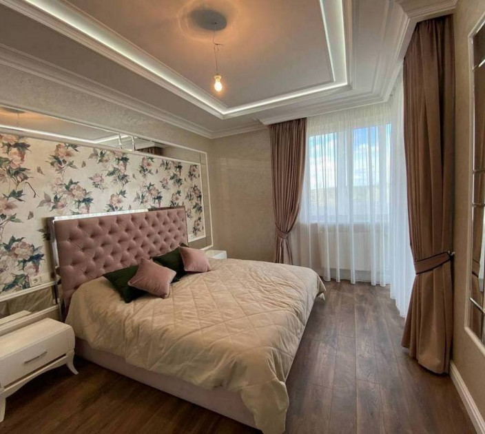 Classic curtains for a bay window 20202156
