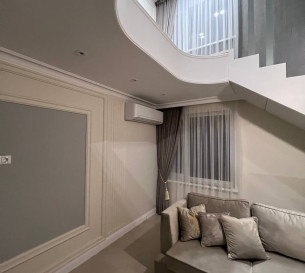 Curtains for the hall and staircase 20202201