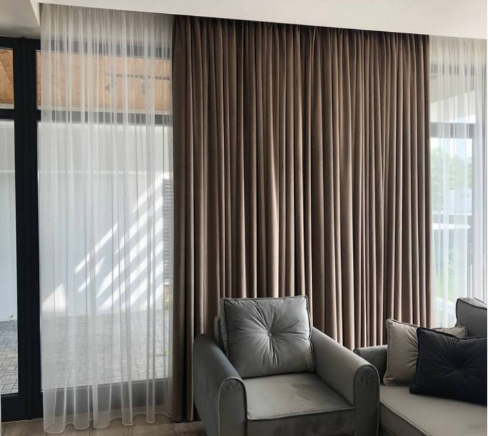 Direct curtains on the panoramic window 20202193