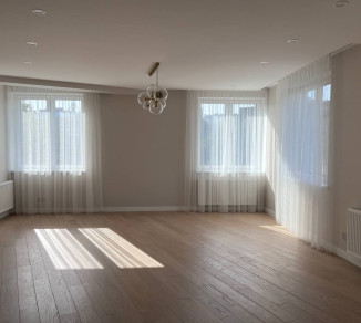 Tulle on the ceiling cornice 20202331