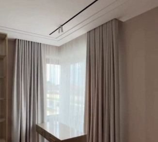 Straight curtains with an even fold 20202213