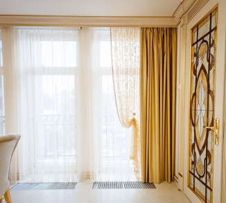 Curtains and tulle in a private house 20202189