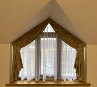 Curtains on hooks for a slanted window 20202283