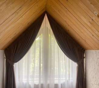 Curtains for triangular windows 20202289