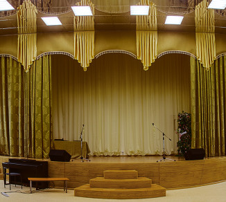 Curtains for the stage 20203127