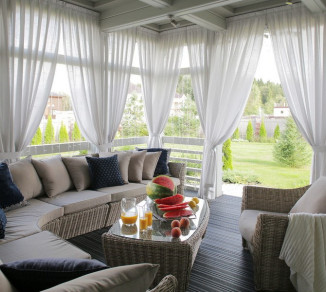 Tulle curtains on the terrace 20201010