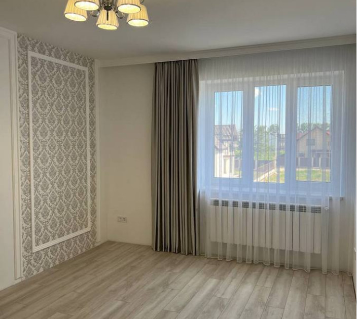 Straight curtains for an apartment 20202198