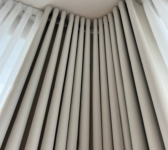 Straight curtains with an even fold 20202203