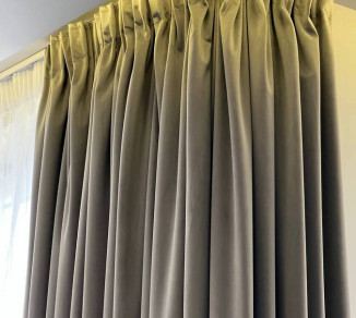 Velvet curtains on the ceiling cornice 20220020