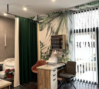 Vertical blinds and curtains in the beauty salon 20202180
