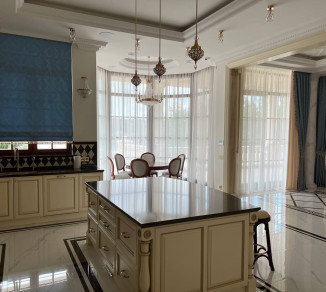 Curtains in the house 20202211