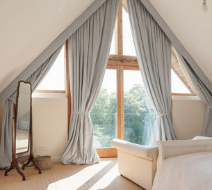 Curtains for a triangular window 20201001