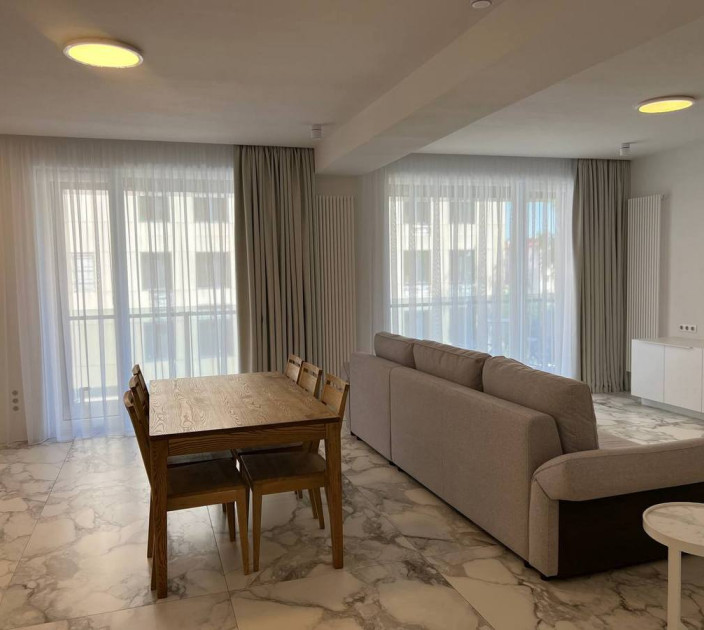 Straight curtains and tulle in a modern studio apartment 20202316