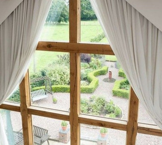 Curtains for triangular windows 20201004