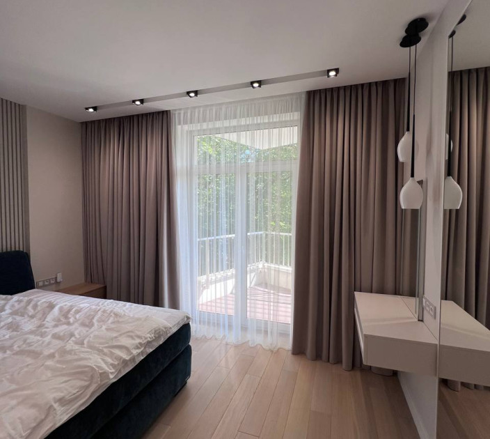 Curtains on a lining for the bedroom 20202325