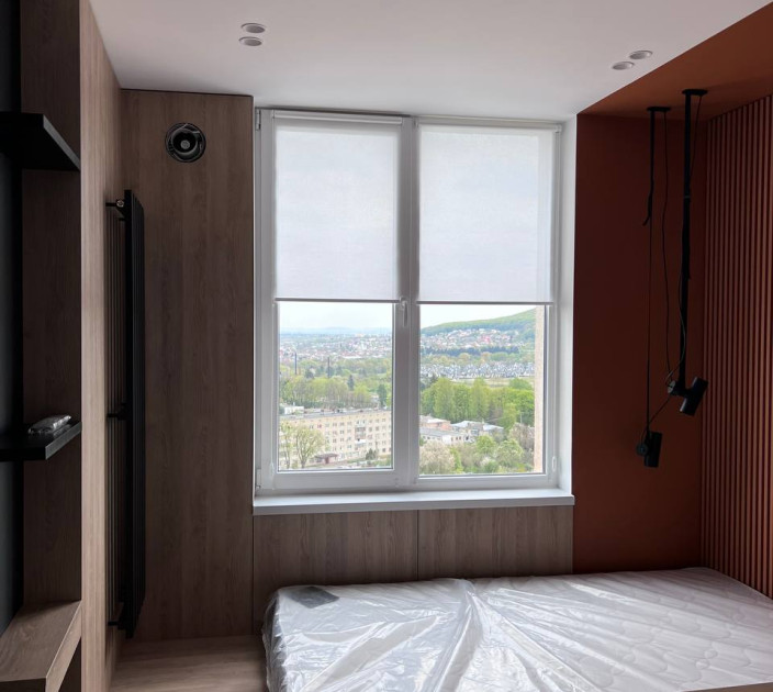 Blinds for a modern bedroom 20202286