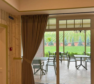 The curtain on the pick-up in the hotel-restaurant 20202294