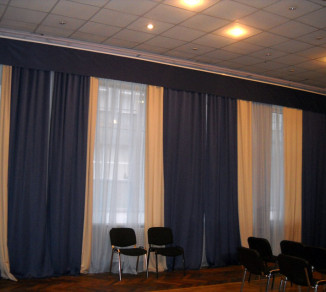 Curtains in the assembly hall 20203001