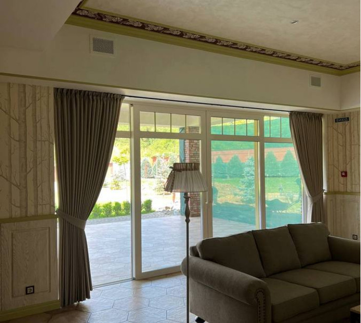 Curtains in the hotel 20202296