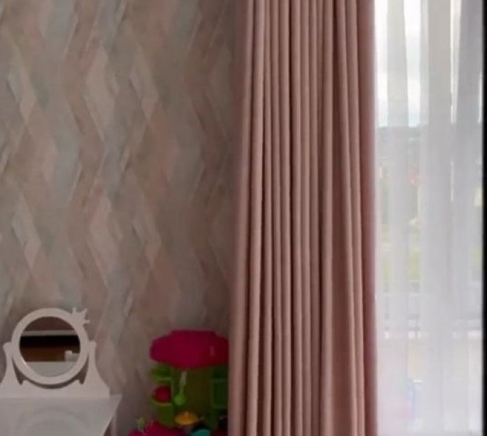 Straight curtains in the girl's room 20202245