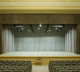 Curtains for the stage 20203135