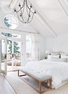 Спальня в білому кольорі.